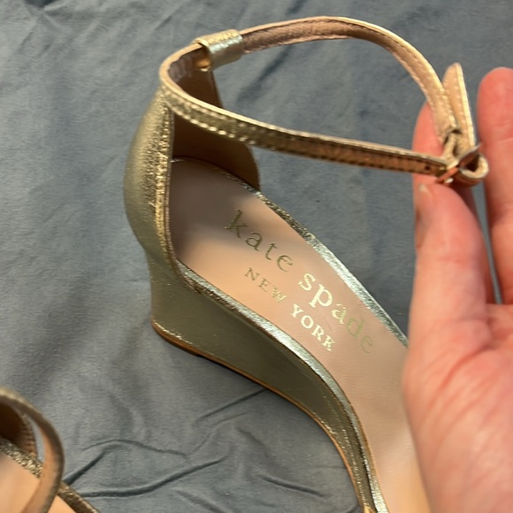 Kate spade flamenco wedge in gold size 8.5 - Picture 4 of 9